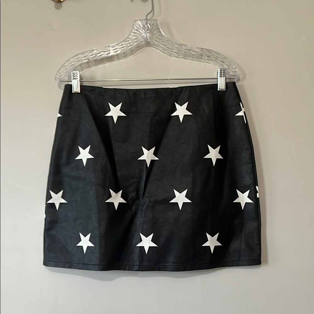 Le Lis Collection Faux Leather Skirt